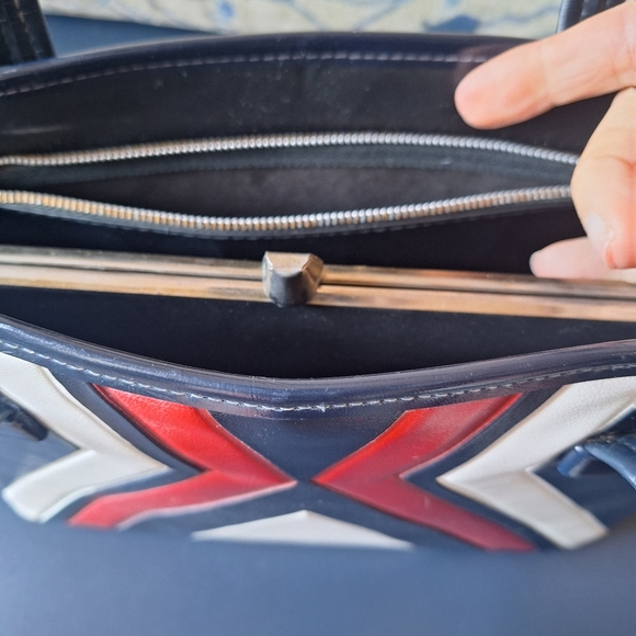 Stylish Navy, Red, and White Vintage Handbag - Picture 8 of 9